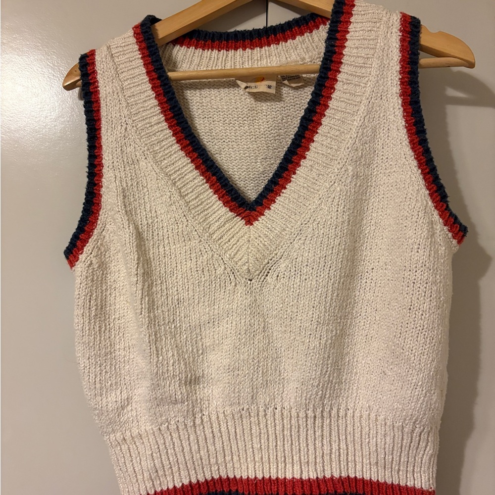 1980s Claiborne White and Red V-Neck Sweater